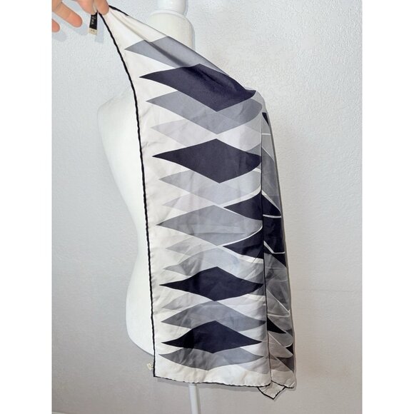 Burberry London 100% Silk Scarf 26.5” X 27” Black White Gray Square R - Picture 1 of 8
